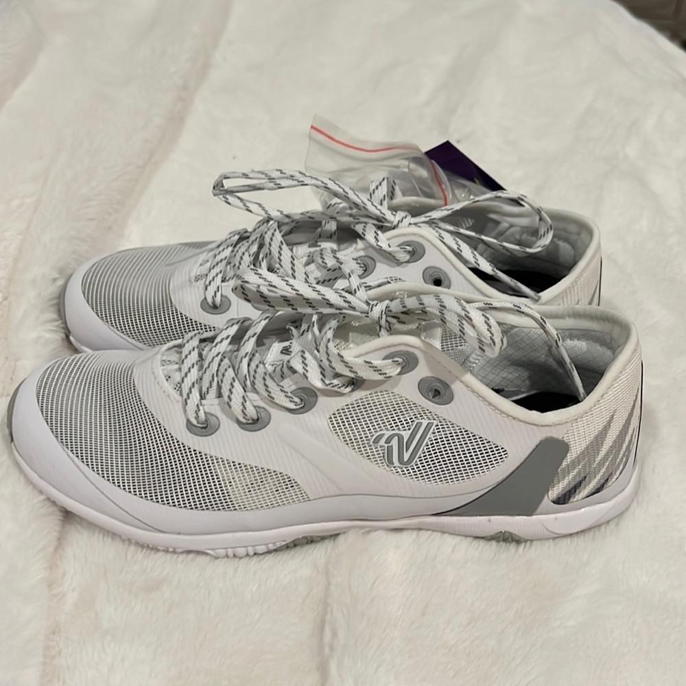 VARSITY CHEER SHOES size 5.5